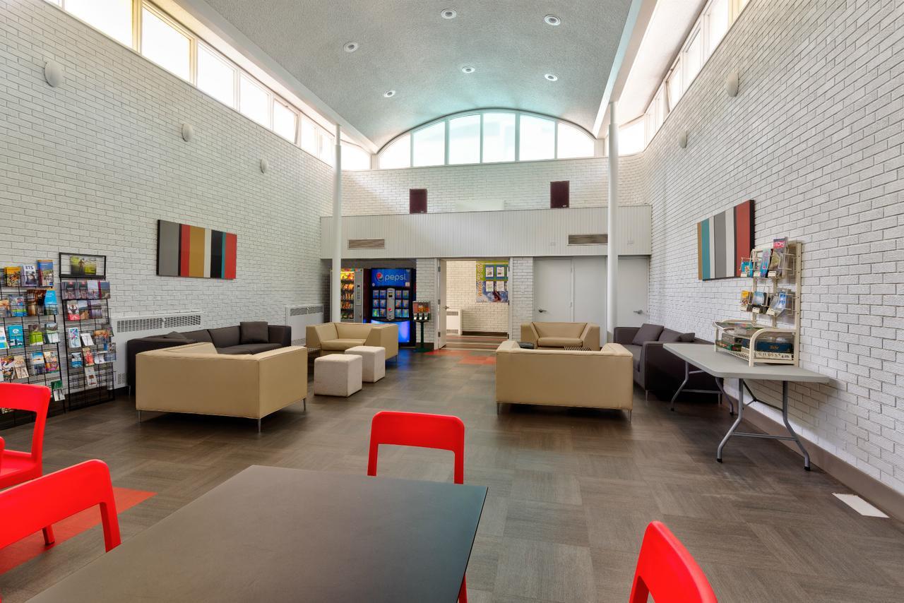Hi Edmonton - Hostel Экстерьер фото